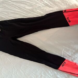 Sarah’s Day White Fox Boutique leggings (XS)